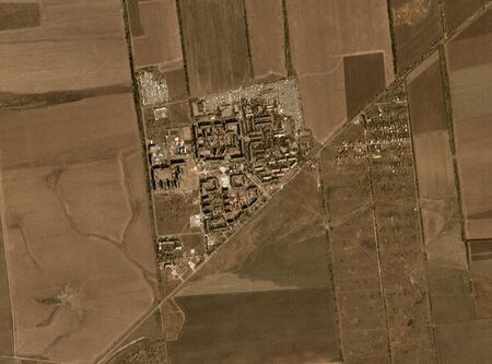 　１０月２日、ロシア軍がウクライナ東部ドネツク州の要衝ウグレダルを完全に制圧していると、ロシアメディア「ＳＨＯＴ」のテレグラムチャンネルや複数の親ロシア派戦争ブロガーが伝えた。写真は２０１９年９月に撮影されたウグレダルの衛星写真。プラネット・ラボ提供（２０２４年　ロイター）