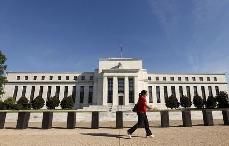 　１１月１９日、米連邦準備理事会（ＦＲＢ）の監督・改革法案が、米下院で可決された。一定のルールに基づいた金利政策決定をＦＲＢに義務付けることなどが盛り込まれている。写真はワシントンのＦＲＢ本部、９月撮影（２０１５年　ロイター／Kevin Lamarque）