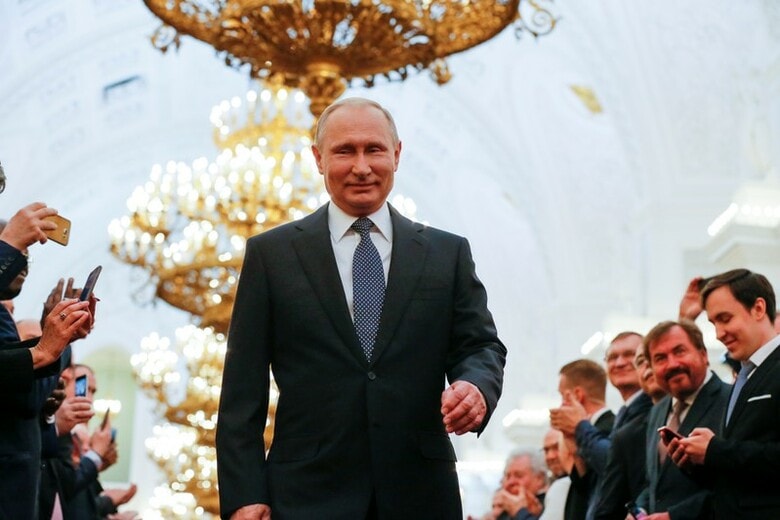 ５月７日、ロシアのプーチン大統領（写真）は、モスクワのクレムリン宮殿で就任宣誓を行った。代表撮影（２０１８年　ロイター /Alexander Zemlianichenko/Pool via REUTERS）