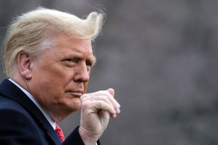 　１２月２１日、トランプ米大統領は来年１月の退任前に、ベトナムからの輸入製品に対する制裁関税を提案しそうだ――。通貨や通商の専門家はこうした見方をしている。ホワイトハウスで１２日撮影（２０２０年　ロイター/Cheriss May）