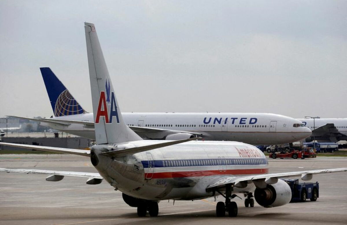 米ユナイテッド航空、アメリカン航空との合併模索を断念 | ニューズ