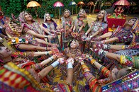 日本の盆踊りとは共通点も！？...女神にささげるインド断食の秋祭り