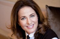 「葬儀屋は女性の仕事ではない」？...閉ざされた業界の扉をこじ開けて就いた「葬儀ディレクター」という天職とは