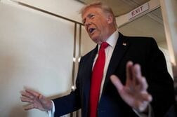 トランプ氏、和平合意前のイラン資産凍結解除を否定
