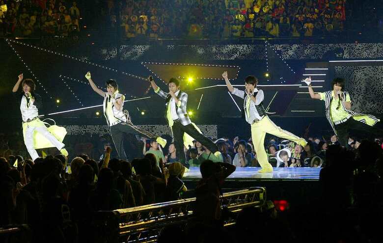 なぜ嵐は「最後の国民的アイドル」なのか？…2つの「東京オリンピック」の残影