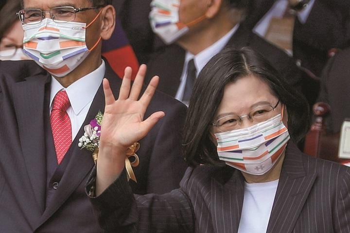 台湾は世界的な要衝にある（写真は蔡英文総統）ANN WANGーREUTERS　