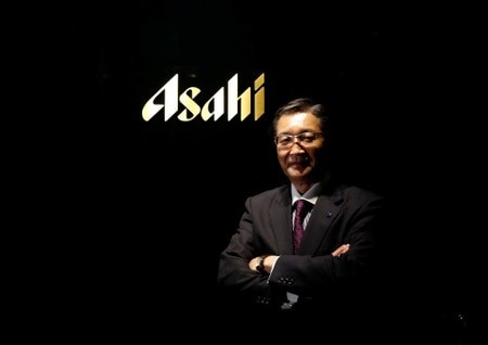 　１０月２４日、アサヒグループホールディングスの小路明善社長兼最高経営責任者（ＣＥＯ）はロイターとのインタビューで、欧州で伸びているビールテイスト飲料（ノンアルコールビール）を収益の柱に育てたいとの考えを示した。写真は小路氏。２０１６年５月１７日、東京で撮影（２０１９年　ロイター/Toru Hanai）