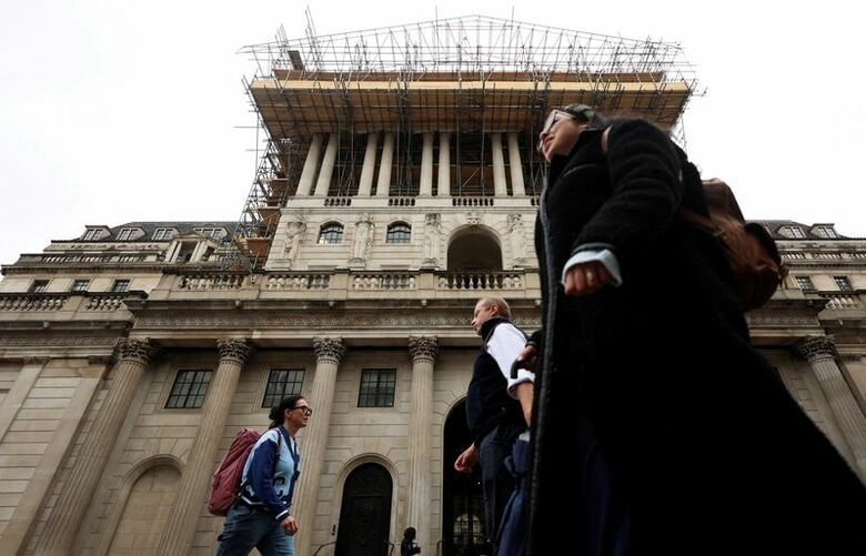 イングランド銀行（英中央銀行、ＢＯＥ）本館前。ロンドンで５月撮影。REUTERS/Corey Rudy/File Photo