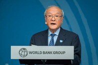 岸田首相が表明した「秋の経済対策」策定は、「次の政権に委ねられる」と鈴木財務相