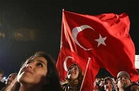 トルコ国民投票、大統領権限強化賛成が51.5％　都市部は反対多数
