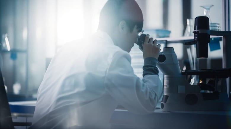 年間1万人から2万人のがん患者が日本を訪問していると推計......（写真はイメージ）Gorodenkoff-shutterstock