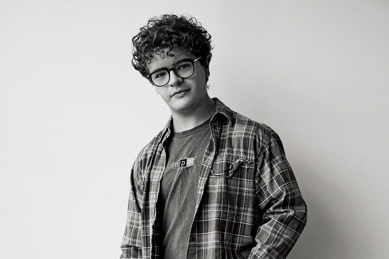 セットの取り壊しを見て「ちょっと心が傷つく」と語るマタラッツォ　VICTORIA STEVENS