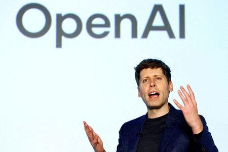 対話型人工知能（ＡＩ）「チャットＧＰＴ」を通じて自殺方法を知り、その後１６歳で命を絶った米少年の両親が２６日、サービスを手がける米オープンＡＩとサム・アルトマン最高経営責任者（ＣＥＯ）を提訴した。写真はアルトマン氏。２月３日、東京で撮影（２０２５年　ロイター/Kim Kyung-Hoon）