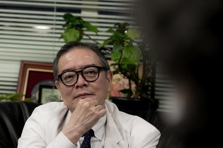 筆者の元主治医で、東大病院病院長の瀬戸泰之氏（5月20日、東大病院）　HAJIME KIMURA FOR NEWSWEEK JAPAN