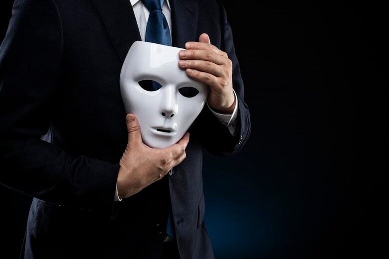 犯罪者は力ずくよりもだましを好む？（写真はイメージです）　kuppa_rock-iStock