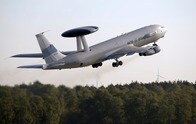＜衛星画像＞北朝鮮が旧ソ連機をAWACS（早期警戒管制）機に「改造中」の現場を発見