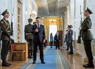 ウクライナのコメディアン大統領と議会に「ハネムーン期間」はなし