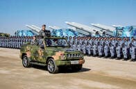 「仮面の笑顔」中国・習近平の本音