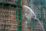 128人死亡、200人以上行方不明...香港最悪の火災現場の全貌を米企業が「宇宙から」明らかに