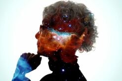 母は時間を忘れ、AIは時間を知らない…認知症と生成AIのあいだ