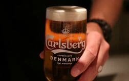 カールスバーグ、通期利益に強気　上半期は市場予想下回る