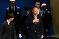 トルコ大統領、黒海の商船攻撃「理解しがたい」　ゼレンスキー氏と会談