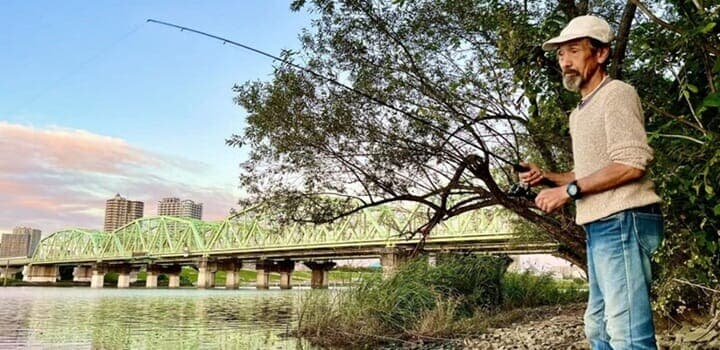 荒川河川敷のホームレス