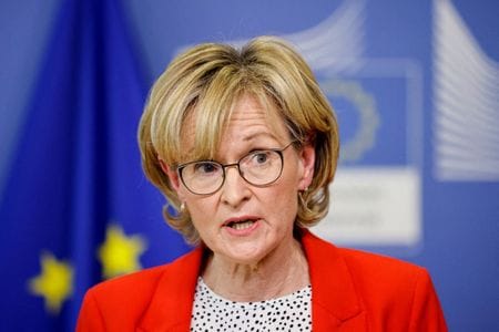 　１２月５日、欧州連合（ＥＵ）欧州委員会のマクギネス委員（金融サービス担当、写真）は、持続可能な経済活動のＥＵ独自基準である「タクソノミー」について、使い勝手を良くすることが最優先課題だと述べた。写真はブリュッセルで３月撮影（２０２２年　ロイター／Johanna GeronPool）