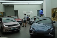 電気自動車「過剰生産」で対立するG7と中国──その影にジンバブエのリチウム鉱山開発ブーム、現地でいま何が？