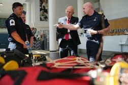 英「攻撃から国家守る用意」、米軍機の基地使用容認でイランが警告