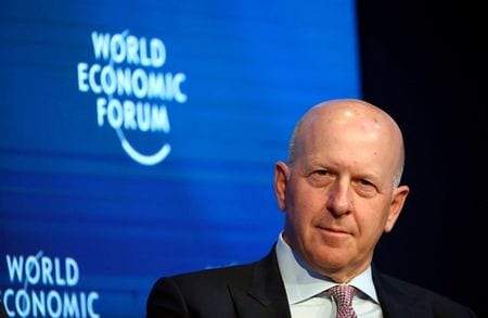 　１月３０日、米金融大手ゴールドマン・サックス・グループは、デービッド・ソロモン最高経営責任者（ＣＥＯ）によれば「素晴らしい」パフォーマンスを示しているが、一部の投資家は懐疑的だ。スイス・ダボスで２０２０年撮影（２０２３年　ロイター/Denis Balibouse）