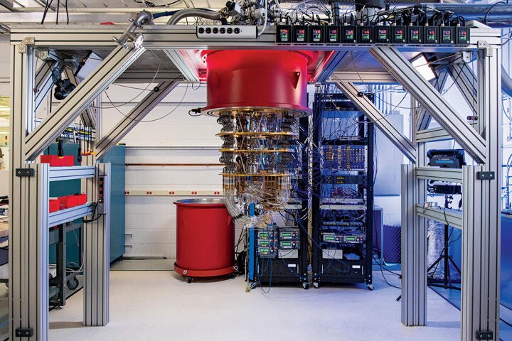 グーグルの量子コンピューター「シカモア」（カリフォルニア州サンタバーバラ）　HANNAH BENET/GOOGLE