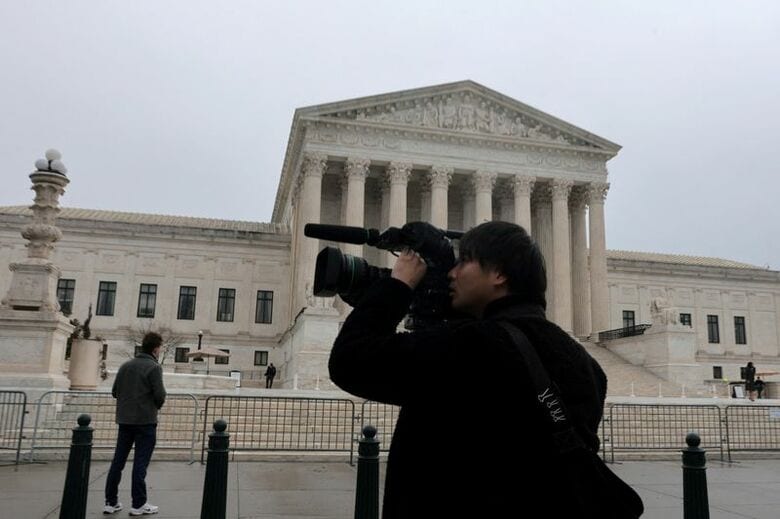 2026年2月20日、米国ワシントンD.Cの米国最高裁判所ビル。REUTERS/Jonathan Ernst