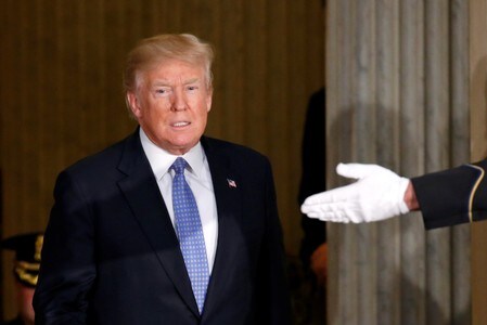 　１月１８日、トランプ米大統領は、ペンシルベニア州西部を訪れ、同州で３月１３日に実施される連邦下院補欠選挙を巡り共和党候補への支援を示唆する。先月実施されたアラバマ州の連邦上院補選では、トランプ大統領が支援した共和党候補が民主党候補に敗れたばかり。写真はワシントンで１７日撮影（２０１８年　ロイター／JOSHUA ROBERTS）