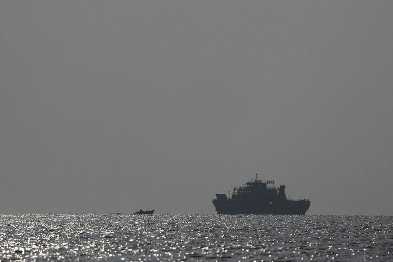 写真はホルムズ海峡を航行する船舶。9月5日、イランのバンダルアッバスの海岸近くで撮影。提供写真。WANA (West Asia News Agency) via REUTERS