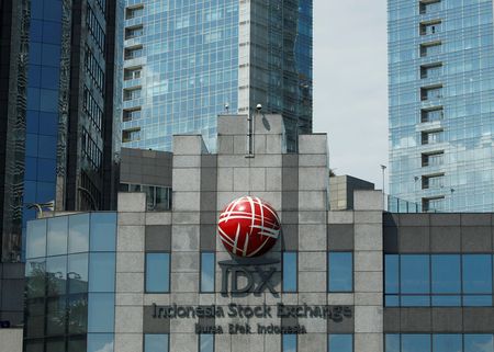 　２月１５日、インドネシア市場では株価と通貨ルピアが上昇している。写真はインドネシアの証券取引所。ジャカルタで２０１６年６月撮影（２０２４　ロイター／Iqro Rinaldi）
