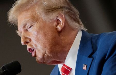 米ワシントン連邦高裁は６日、２０２０年大統領選の敗北を覆そうとしたとして起訴されたトランプ前大統領について、免責特権は適用されないという判断を下した。１月撮影（２０２４年　ロイター/Cheney Orr）