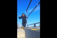 【動画】飛来した大型ドローンが、停泊中のロシア艦船に突っ込み大爆発...ウクライナがカスピ海の拠点を攻撃
