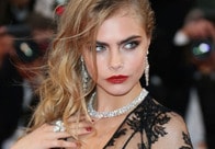 空港での「恥ずかしい」写真が流出した英人気モデル...「人生を建て直す契機に」