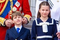 【動画】「暴れん坊」ルイ王子が直ちに姿勢を正した...シャーロット王女「一喝の瞬間」