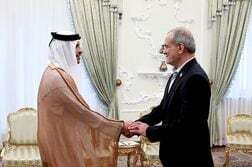 イラン、新たな米制裁を「国家テロ」と非難、仲介努力続く