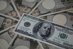 ＮＹ外為市場＝ドル／円162円台半ば　約40年ぶり円安水準　介入警戒続く