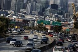 トランプ氏、自家用車「修理する権利」拡大の覚書に署名