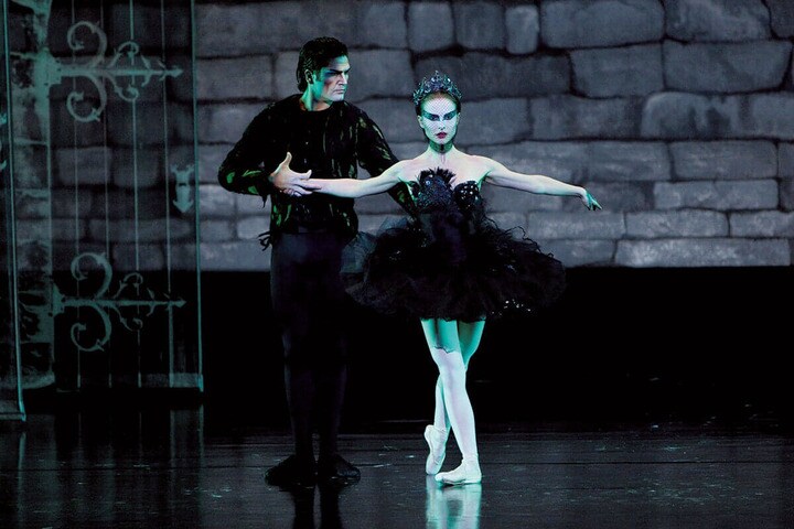 『ブラック・スワン』で黒鳥に扮したナタリー・ポートマン