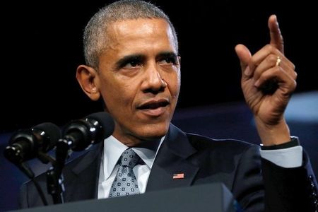 　１０月２７日、米オバマ政権は、過激派組織「イスラム国」の掃討作戦で、少数の特殊部隊をシリアに投入したり、イラクに攻撃ヘリを派遣することを検討している。シカゴで撮影（２０１５年　ロイター/Jonathan Ernst）
