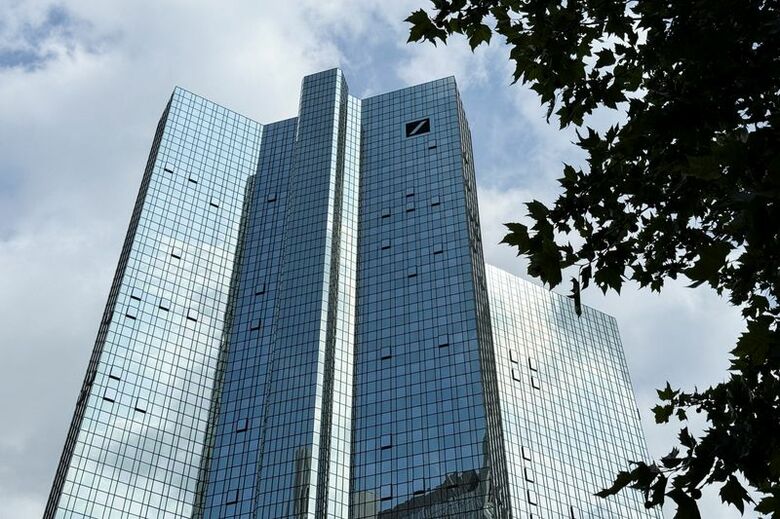 ドイツ・フランクフルトにあるドイツ銀行本社ビル。2026年7月22日撮影。REUTERS/Tilman Blashofer