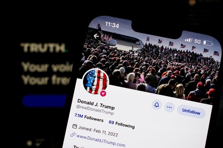 トランプは自分でSNSプラットフォーム「トゥルース・ソーシャル」を立ち上げ、信者を囲っていたが　Charles-McClintock Wilson-shutterstock