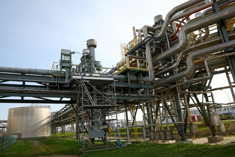 ドイツのロイナにある工業団地内のガス火力発電所。2025年4月2日撮影。REUTERS/Lisi Niesner