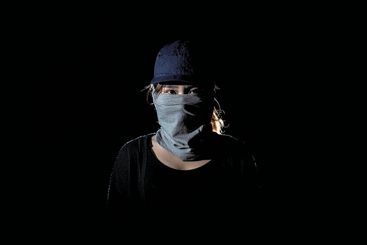 勇武派の抗議者　大学生・盈（18）　PHOTOGRAPH BY CHAN LONG HEI