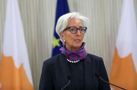 欧州中央銀行（ＥＣＢ）のラガルド総裁は２２日、ＥＣＢは年内に利上げを実施する可能性が高いと述べた。 ３月３０日撮影（２０２２年　ロイター/Yiannis Kourtoglou）
